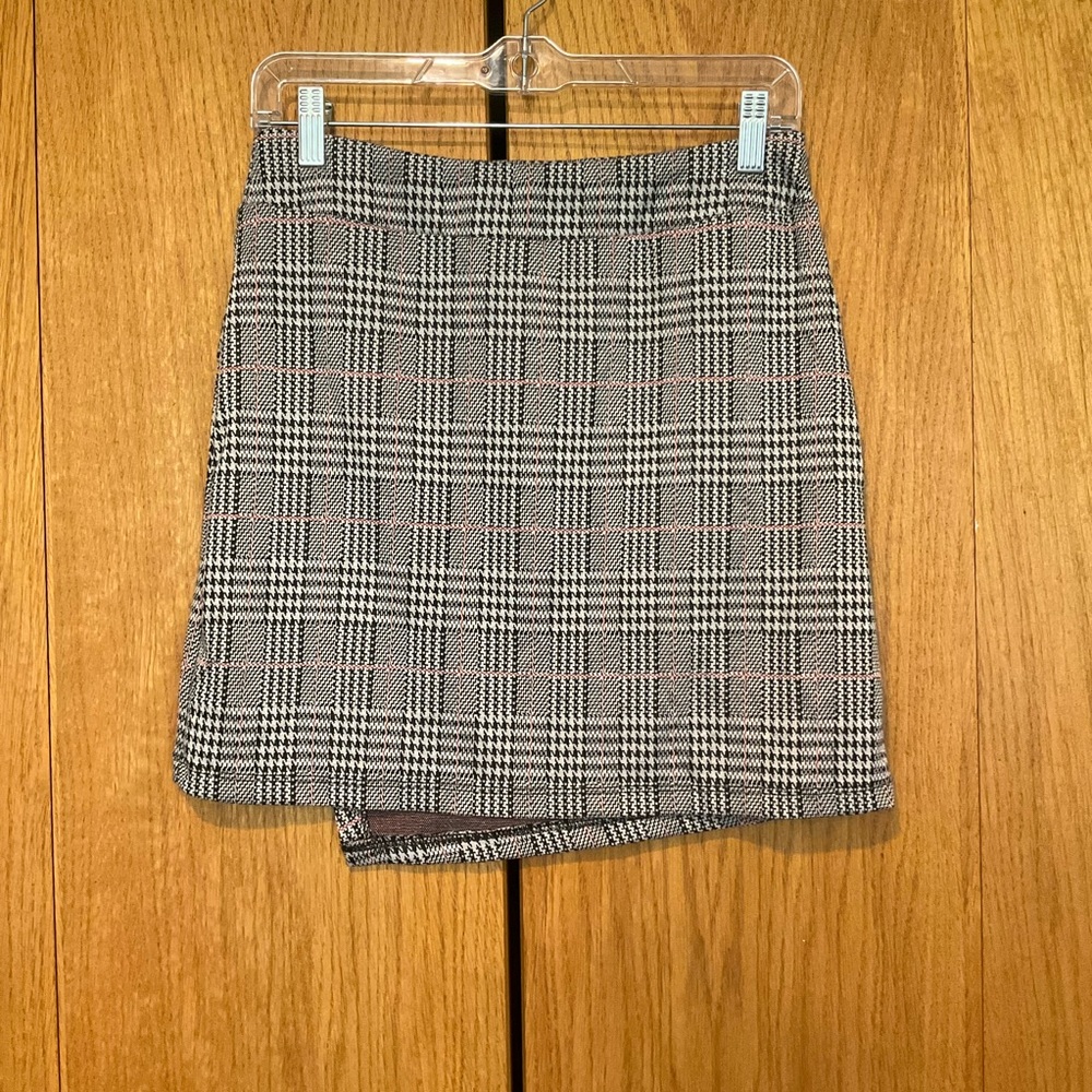 Evereve | Plaid Mini Skirt by Peyton Jensen - Picture 5 of 12